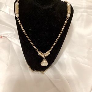 Beautiful estate necklace. Vintage NWOT